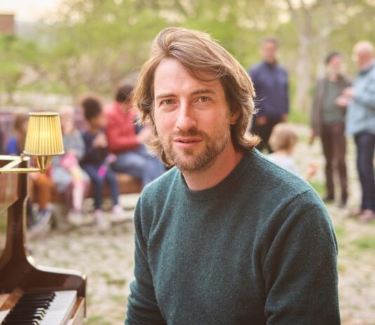 Pianist, P&auml;dagoge und Konzertveranstalter: Robert Herrmann bespielt unterschiedlichste Kulturbereiche. Foto: privat