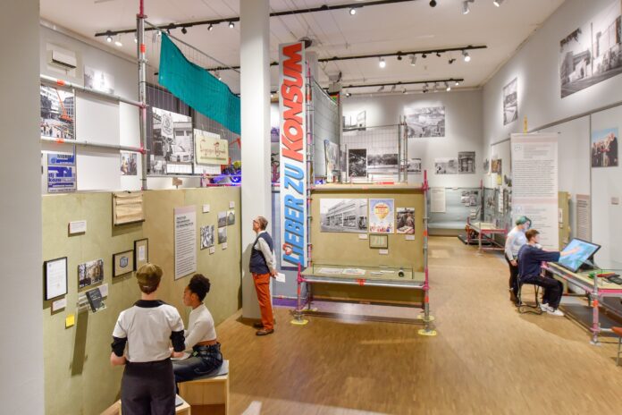 Eintauchen in die 90er Jahre in Leipzig: Dies macht die neue Sonderausstellung m&ouml;glich. Foto: Markus Scholz