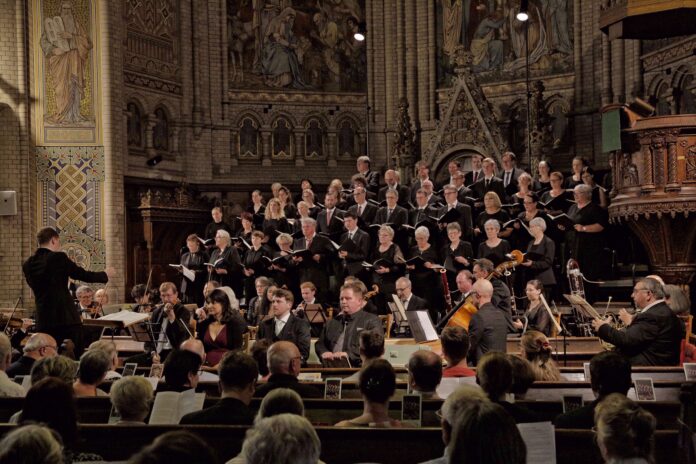 2023_06_18_Konzert_Die_Sch__pfung_Br__derkirche_05 In der Brüderkirche musizieren die Altenburger Kantorei und das Reußische Kammerorchester unter der Leitung von Kantor Johann Friedrich Röpke. Foto: Andy Drabek