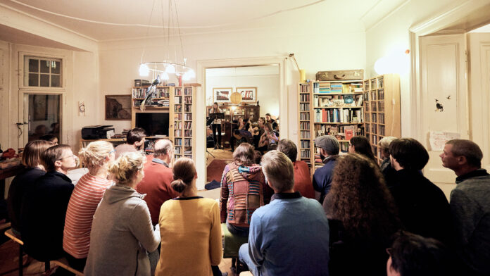 NNdH_DR2_3024_17-11-25_Foto_Daniel.Reiche_ Jetzt kann man sich anmelden für die Notenspur-Nacht der Hausmusik - sowohl als Musizierende als auch als Gastgebende. Foto: Daniel Reiche