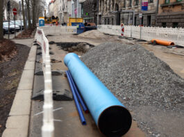 mmer mal wieder m&uuml;ssen Wasserrohrbr&uuml;che wie hier in der Kurt- Eisner-Stra&szlig;e repariert werden. Damit dies weniger wird, soll das Rohrnetz in Leipzig erneuert werden. Foto: Andr&eacute; Kempner