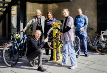 Neue Fahrrad-Reparaturstationen gibt es nunmehr an verschiedenen Standorten der Universität Leipzig. Foto: Anne Schwerin