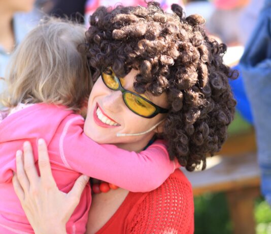 Sie hat mit "B&auml;renherzliches Dankesch&ouml;n" einen Song f&uuml;r das Kinderhospiz B&auml;renherz geschrieben und ver&ouml;ffentlicht: Conny Kanik - auch bekannt als KESS. Foto: PF