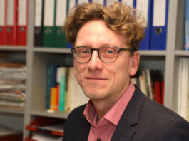 Ist Politikwissenschaftler und stammt aus dem Osten der Republik: Lars Vogel lehrt an der Uni Leipzig. Foto: Andr&eacute; Kempner