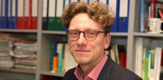 Ist Politikwissenschaftler und stammt aus dem Osten der Republik: Lars Vogel lehrt an der Uni Leipzig. Foto: André Kempner