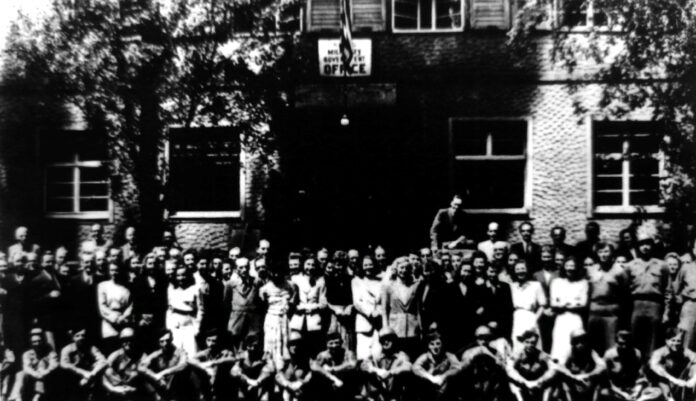 Foto1945 Wer kann etwas zu diesem historischen Foto aus dem Frühjahr 1945 sagen? Das Team vom Ariowitsch-Haus sucht Infos und Hinweise. Foto: Archiv Ariowitsch-Haus