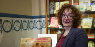 Jutta Reinisch hat die Winterausstellung im Schloss kuratiert. Foto: Mario Jahn