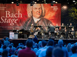 Auch im Jahr 2025 lockt die &bdquo;BachStage&ldquo; am Er&ouml;ffnungswochen- ende vom Bachfest auf den Leipziger Markt. Foto: Christian Modla