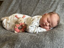 Luis Maurice ist das erste Baby des Jahres 2025 im Klinikum Altenburger Land. Foto: Anke K&ouml;chel