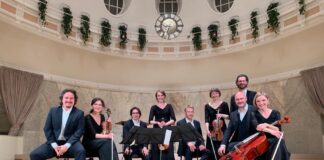 Gemeinsam werden die Sänger von amarcord und die Kammermusikerinnen vom Klenke Quartett das Eröffnungskonzert vom 25. "a cappella"-Festival bestreiten. Foto: Dreieck Marketing
