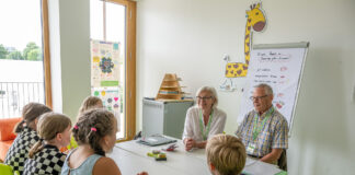Streitschlichterinnen und -schlichter für Grundschulen gesucht: Der Landesverband Sachsen von Seniorpartner in School bietet dafür eine Ausbildung an. Foto: argum / Falk Heller
