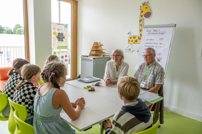 Streitschlichterinnen und -schlichter f&uuml;r Grundschulen gesucht: Der Landesverband Sachsen von Seniorpartner in School bietet daf&uuml;r eine Ausbildung an. Foto: argum / Falk Heller