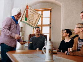 In Grimma werden auch kulinarische Stadtf&uuml;hrungen angeboten. Foto: David Rieger/Redok Art