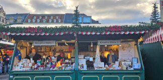 Bummeln und genießen auch am Feierabend: Dies macht ab 24. April an jedem vierten Donnerstag im Monat der Leipziger Abendmarkt möglich. Foto: Dezernat Kultur, Marktamt