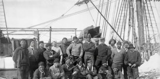 Die Besatzung der "Gauß" im Gruppenfoto: Auch solche Fotos werden vom IfL digitalisiert und für die Öffentlichkeit zur Verfügung gestellt. Foto: Archiv Leibniz-Institut für Länderkunde Leipzig