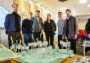 Die "Band" im Moment des Erfolgs: Dirk Lämmel, Alexej Kolyschkow, Michael Grzesiak, Bae Mayer, Tobias Eussner und Clemens Zirkelbach (v.l.) haben gerade mit dem Entwurf "Banner. Fahnen. Transparente" den künstlerischen Wettbewerb für das Freiheits- und Einheitsdenkmal auf dem Wilhelm-Leuschner-Platz in Leipzig gewonnen. Foto: Martin Jehnichen