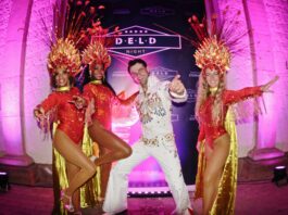 Diese Rolle ist Roman Petermann geradezu auf den Leib geschneidert: Als S&auml;nger und Entertainer l&auml;sst er nur zu gern die Rock'n'Roll-Legende Elvis wieder lebendig werden. Foto: privat
