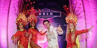 Diese Rolle ist Roman Petermann geradezu auf den Leib geschneidert: Als Sänger und Entertainer lässt er nur zu gern die Rock'n'Roll-Legende Elvis wieder lebendig werden. Foto: privat
