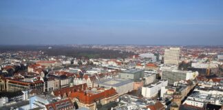 Leipzig lockt - mit einer sehenswerten Innenstadt, aber auch mit Kultur, weiteren Sehenswürdigkeiten und nicht zuletzt spannenden Events. Das lockte 2024 rekordverdächtige zwei Millionen Besucherinnen und Besucher in die Messestadt. Foto: Andreas Schmidt