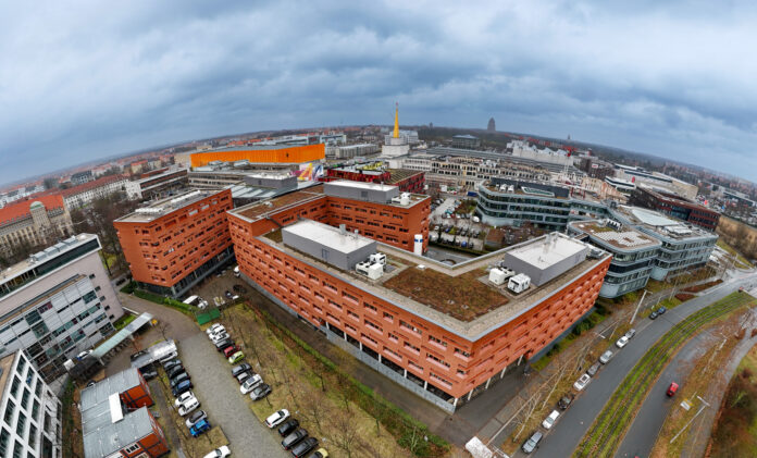Biocity-Campus Leipzig Alte Messe, Luftbild, Drohnen Bild, Völk Hier wird verstärkt investiert – auch vonseiten der Stadt: Die Standorte für Biotechnologie und Medizintechnik auf der Alten Messe bekommen bald Zuwachs. Foto: Wolfgang Sens