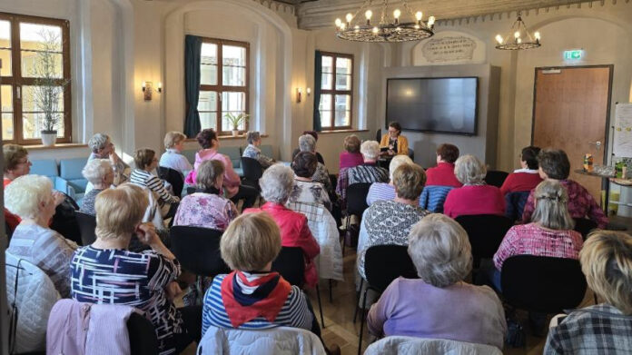 web-Frauentagslesung Das Interesse an der Frauentagslesung in der Eilenburger Stadtbibliothek war groß. Foto: Stadtverwaltung Eilenburg