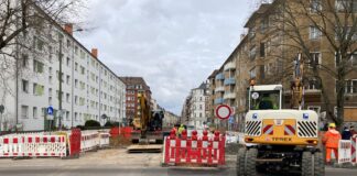In der Kochstraße hat der Anschluss der Südvorstadt an das Leipziger Fernwärmenetz begonnen. Foto: Jens Rometsch