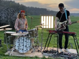 Das Duo "Herrmann" sorgt f&uuml;r die Musik beim Colditzer "Tanz in den Mai". Foto: privat