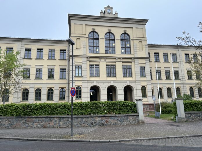 IMG_6590 Das Berufliche Schulzentrum Wurzen befindet sich in der Straße des Friedens. Foto: Haig Latchinian