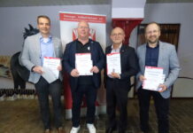 Bekamen beim Ehrenamtstag die Ehrennadel des Kreisfußballausschusses Ostthüringen, v.l.: Dr. Hendrik Baum, Uwe Wenzel, Uwe Melzer und Dr. Wolfhart Tomaschewski. Foto: Reinhard Weber