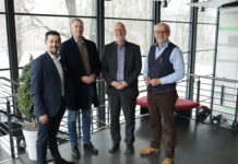 v.l.: Ballettdirektor Vitaliy Petrov, Holger Fahnert, Geschäftsführer von SANIT, Kaufm. Geschäftsführer des Theaters Volker Arnold und Generalintendant Kay Kuntze Foto: Ronny Ristok
