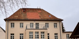 Das sanierte Hauptgebäude vom Forsthof Doberschütz. Foto: SIB