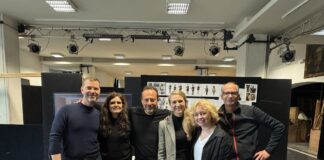 Das künstlerische Team von »Pique Dame« bei der Konzeptionsprobe, vlnr: Sebastian Hannak (Bühne), Katharina Gault (Kostüme), Lorenzo Fioroni (Regie), Marlene Hahn (Chefdramaturgin), Anna Skryleva (Musikalische Leitung) und Sebastian Alphons (Licht Design) Foto: Oper Leipzig