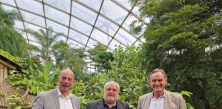 Sie blicken zurück auf 25 Jahre Masterplan Zoo der Zukunft: Wolfgang Tiefensee, Professor Jörg Junhold und Burkhard Jung (v.l.). Foto: Zoo Leipzig