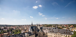 Das Altenburger Residenzschloss mit Prinzenpalais (links), Schlosskirche und Schloss- und Spielkartenmuseum hält auch in den nächsten Monaten ein umfangreiches Programm bereit. Foto: Dipl.-Des. Jens Hauspurg