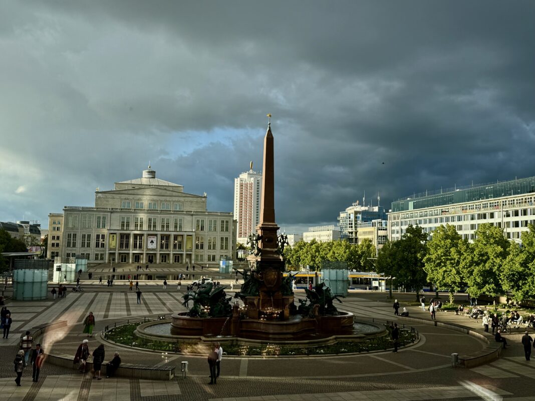 Er geht auch wieder ans Netz: Der Mendebrunnen auf dem Leipziger Augustusplatz. Foto: André Kempner