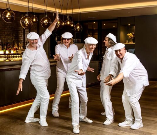 Die Band &bdquo;The Rubettes&ldquo; entf&uuml;hrt die G&auml;ste in die Welt der klassischen Gassenhauer wie &bdquo;Sugar Baby Love&ldquo;. Foto: Veranstalter