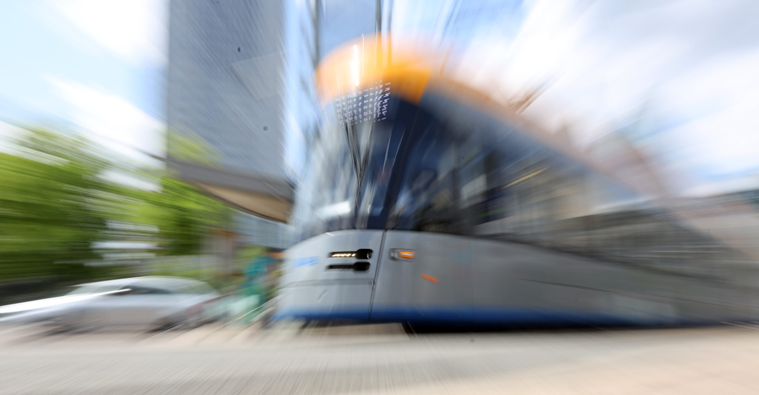 Busse und Bahnen sind beliebt in Leipzig – mit wachsender Tendenz: Dies zeigt die aktuellen Zahlen 2024 der Leipziger Gruppe.. Foto: André Kempner