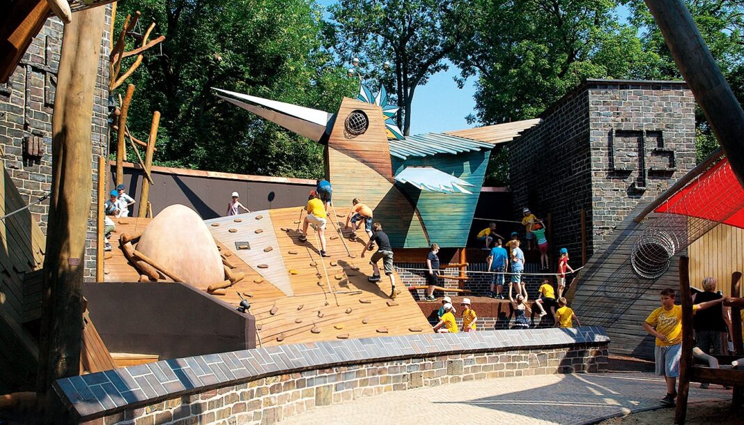 Feiert den zehnten Geburtstag: Der Bärenburg-Spielplatz im Leipziger Zoo. Foto: Unikatum