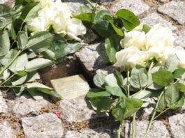 Der erste Stolperstein in Brandis wurde in Gedenken an Ilse Gutowski verlegt. Foto: Stadt Brandis