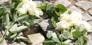 Der erste Stolperstein in Brandis wurde in Gedenken an Ilse Gutowski verlegt. Foto: Stadt Brandis