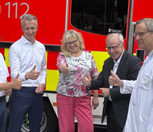 Feierlicher Startschuss des ITW in Leipzig: Seit einigen Tagen ist das hochspezialisierte Rettungsmittel in der Region unterwegs. Foto: J&ouml;rn Glaser, Universit&auml;tsklinikum Leipzig
