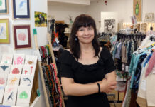 Melanie Große ist die Chefin des Ladens „Handmade Designs“ im Petersbogen in Leipzig. Foto: André Kempner
