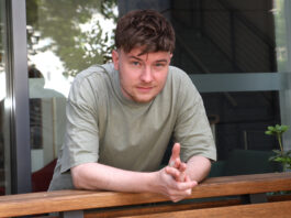 In Berlin kriege ich nach drei Tagen eine Macke&rdquo;, sagt der Wahlleipziger Toni Kraus. Als Dorfkind f&uuml;hlt er sich in Gohlis, in einem nicht ganz so trubeligen Viertel, sehr wohl. Foto: Andr&eacute; Kempner