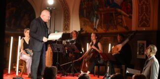 Ein Gipfeltreffen in Auerbachs Keller: Zum 500. Jubiäum des Gasthauses wurde das Singspiel „Bachs Faust“ aufgeführt. Foto: Gert Mothes/Bachfest