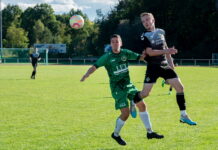 Markus Draßdo (r.) peilt mit den DSC-Kickern beim Derby beim SV Trak- tor Mochau einen erfolgreichen Saisonauftakt an. Foto: Dietmar Thomas