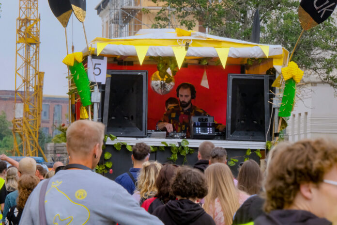 Global Space Odyssey zieht durch Leipzig Auch in diesem Jahr macht sich die Global Space Odyssey auf den Weg durch Leipzig – die Demonst- ration der kulturellen Vielfalt startet am 20. September. Foto: Wolfgang Sens