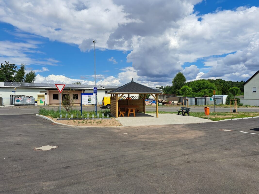 So sieht der neue Dorfplatz in Dorna heute aus. Foto: Rene Schmidt