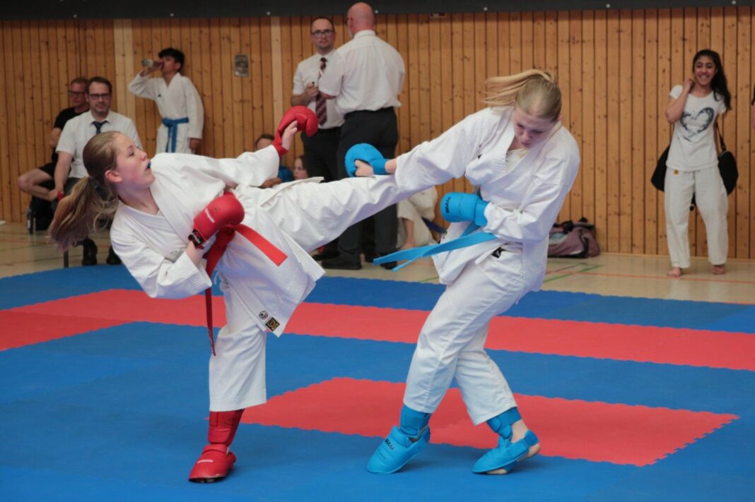 Erfolgreich auf der heimischen Tatami: Ella-Sophia Nebel schaffte bei den 12. Thuringia-Karate-Open acht Podestplatzierungen. Foto: PM