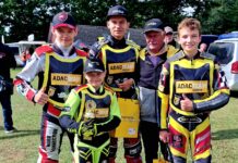 Ein starkes Team glänzte mit einem starken Auftritt: Magnus Rau, Arthur Schütze, Patrick Hyjek, Trainer Dietmar Tripke und Erik Barth (v.l.). Foto: MC Post