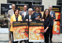 Sie stellten im Hansa Haus das Lichtfest-Programm vor: Volker Bremer, Marit Schulz, Burkhard Jung, Michael Kölsch, Lukas Taido, Gesine Oltmanns und Bernhard Stief (v.l.). Foto: André Kempner